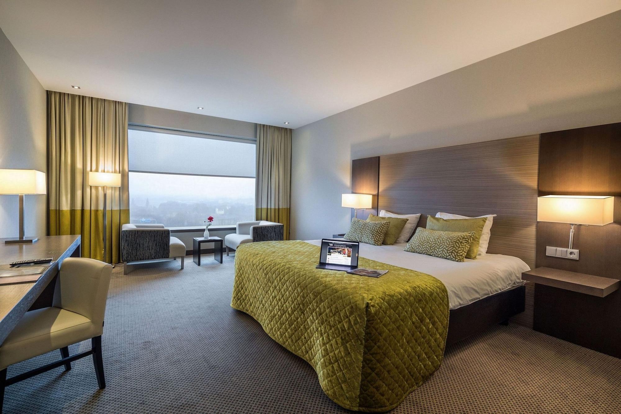 Van Der Valk Hotel Duesseldorf Bagian luar foto